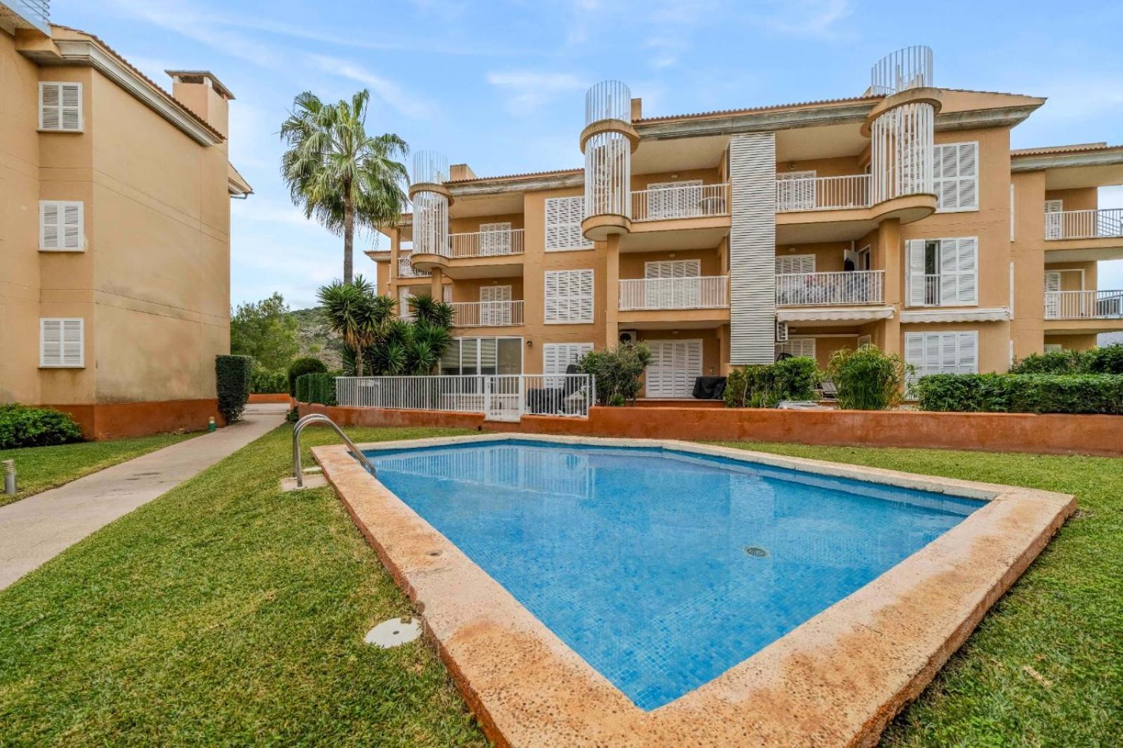Olot Llenaire Apartment